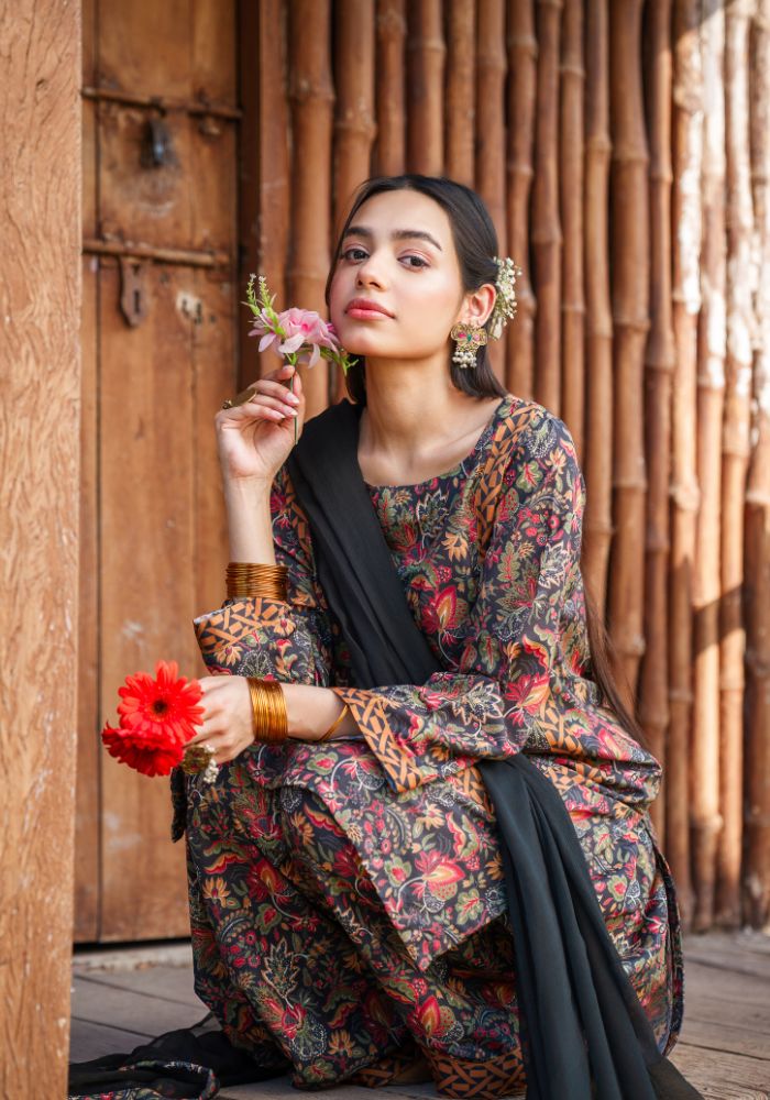 Zehra-e-Zameen – Turkish Lawn 3-Piece Suit NLC-105